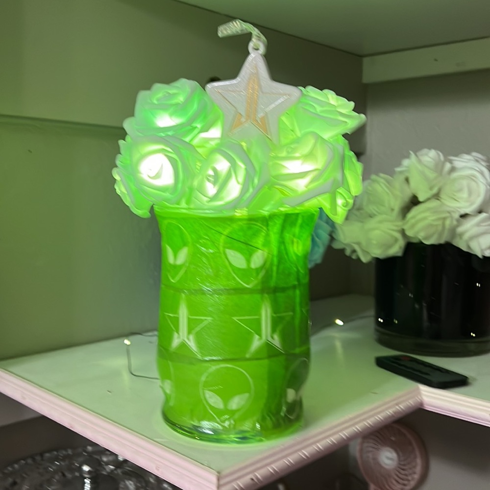 Light Up Rose Arrangement-JEFFREEStar Alien Inspired-real tissue paper-ornament - Picture 7 of 7